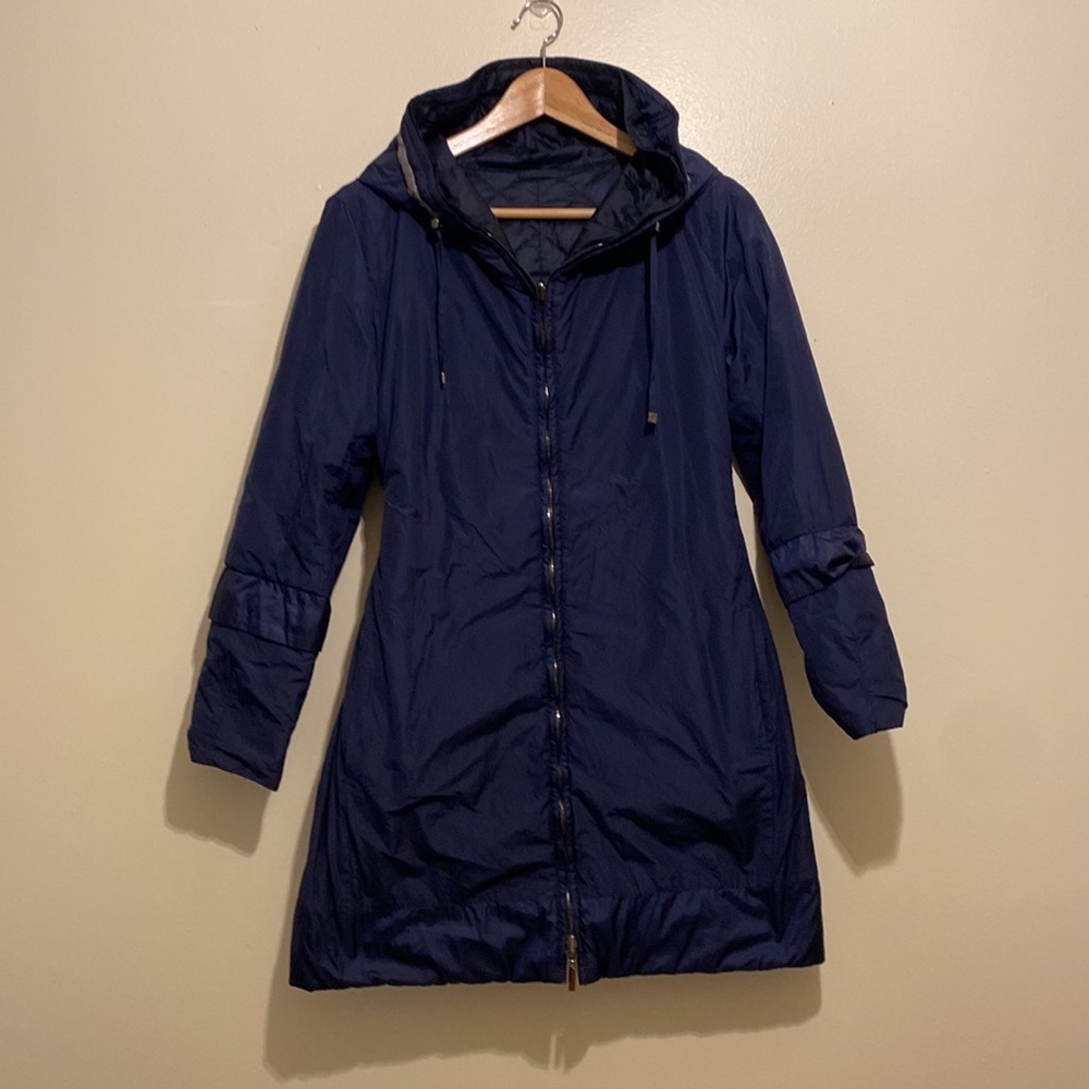 ‘S MAXMARA Navy Quilted Hooded Reversed Jacket. Size 8 ( missing belt) - Picture 11 of 14